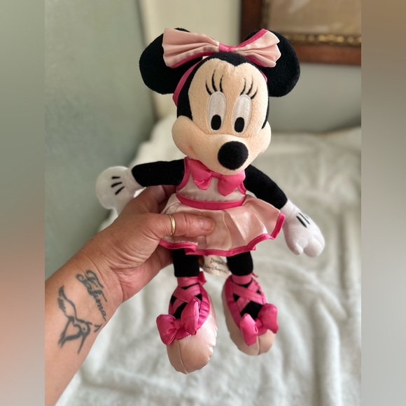 Disney Other - Minnie Mouse 10 inch